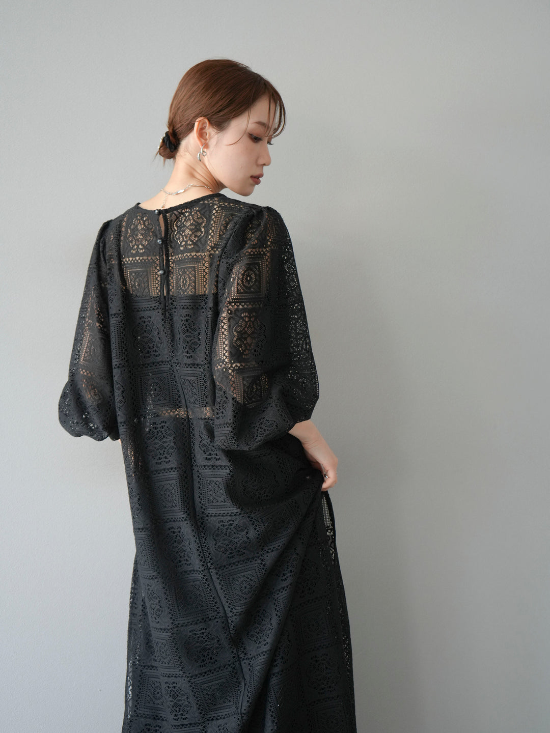 【套裝】塊蕾絲捲袖洋裝+塊蕾絲寬褲（2套）