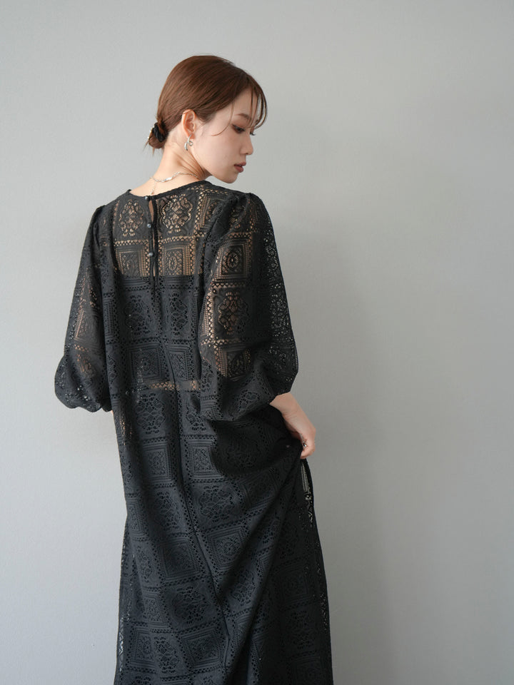 【套裝】塊蕾絲捲袖洋裝+塊蕾絲寬褲（2套）