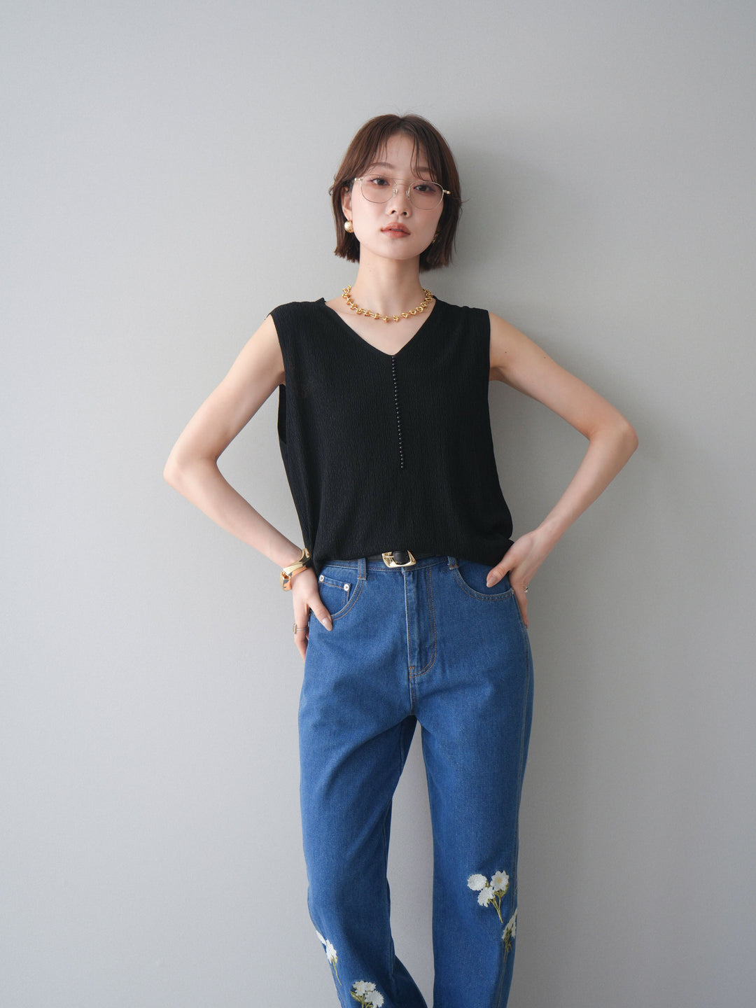 [SET]パールデザインVネックニットトップス+フラワー刺繍ストレートデニム(2set)