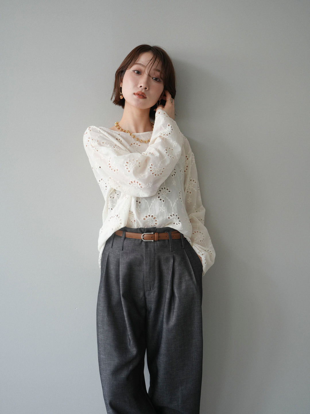 [予約]カットワークレースバックオープンブラウス/ivory