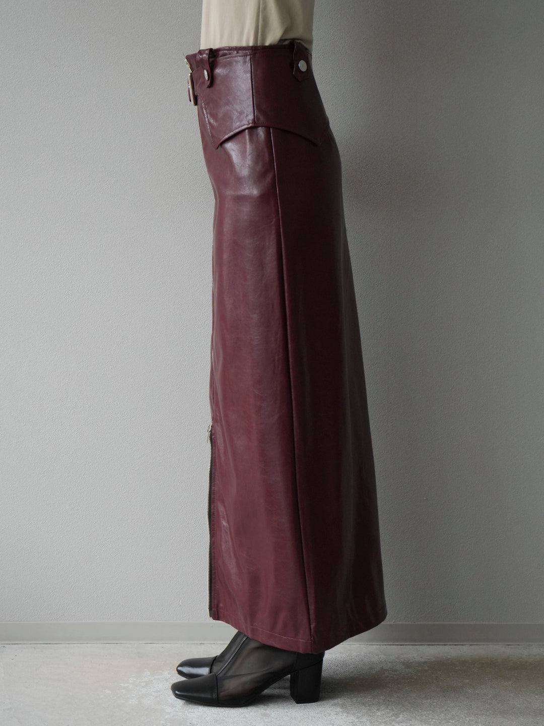 [予約]ベルトデザインレザータッチZIPタイトスカート/レッド