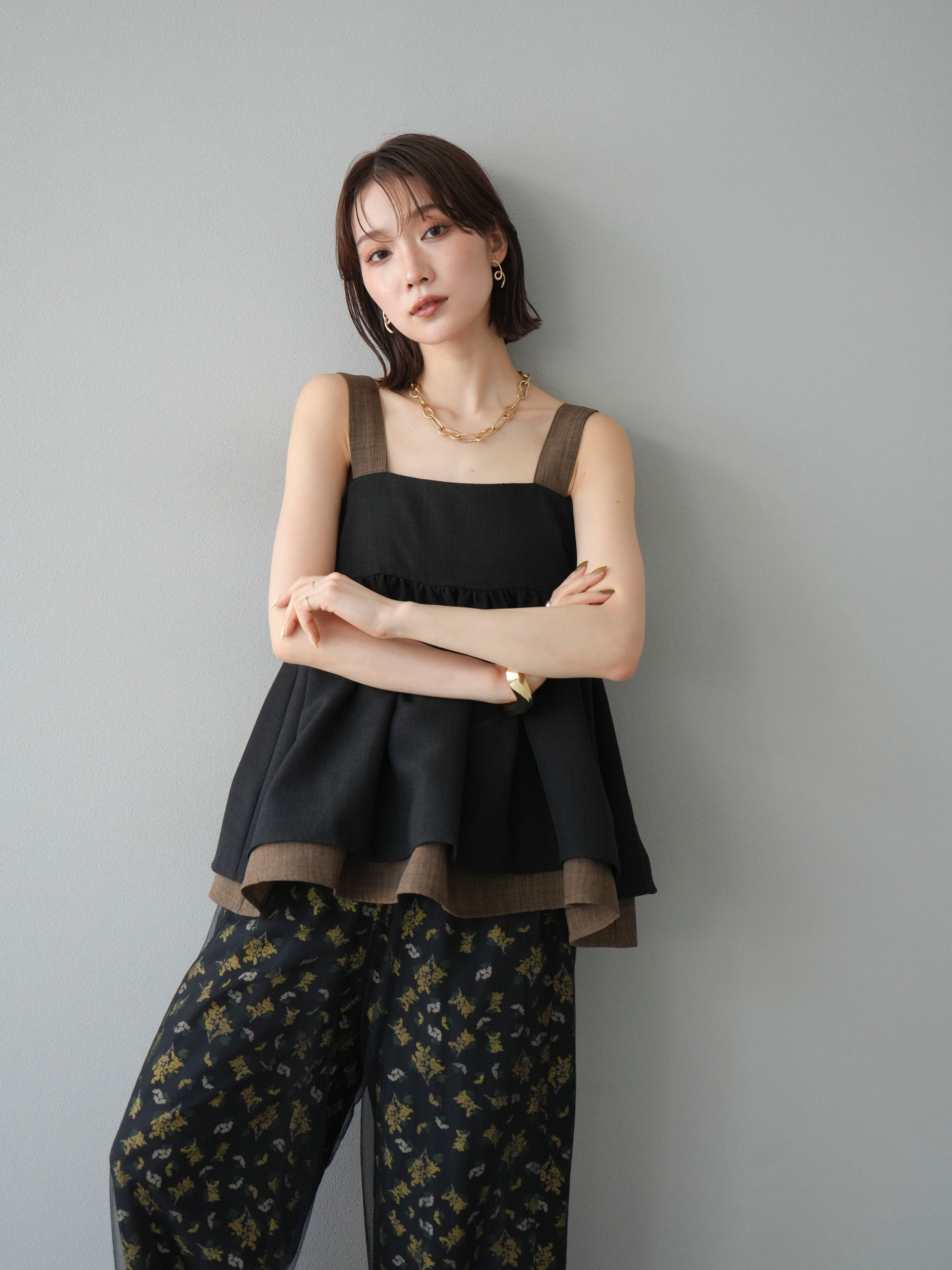 SET]リネンライク配色フレアタンクトップ+ブーケプリントタックパンツ