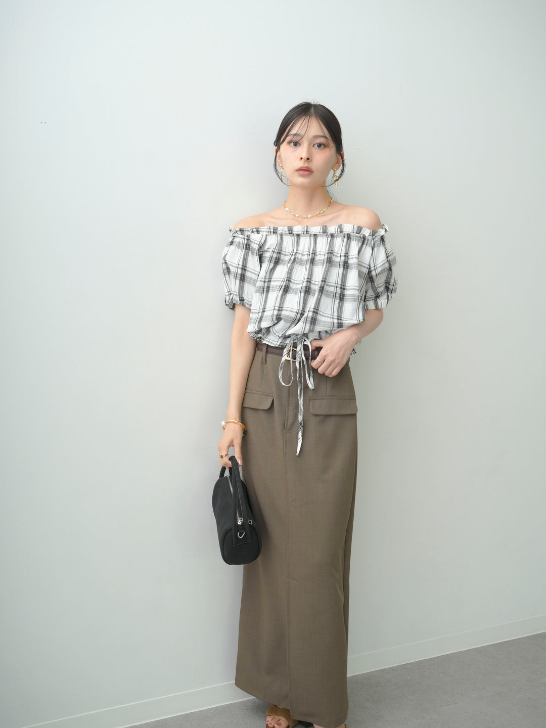 [SET]チェックギャザーオフショルトップス+クレープデシンフラップ付きストレートスカート(2set)