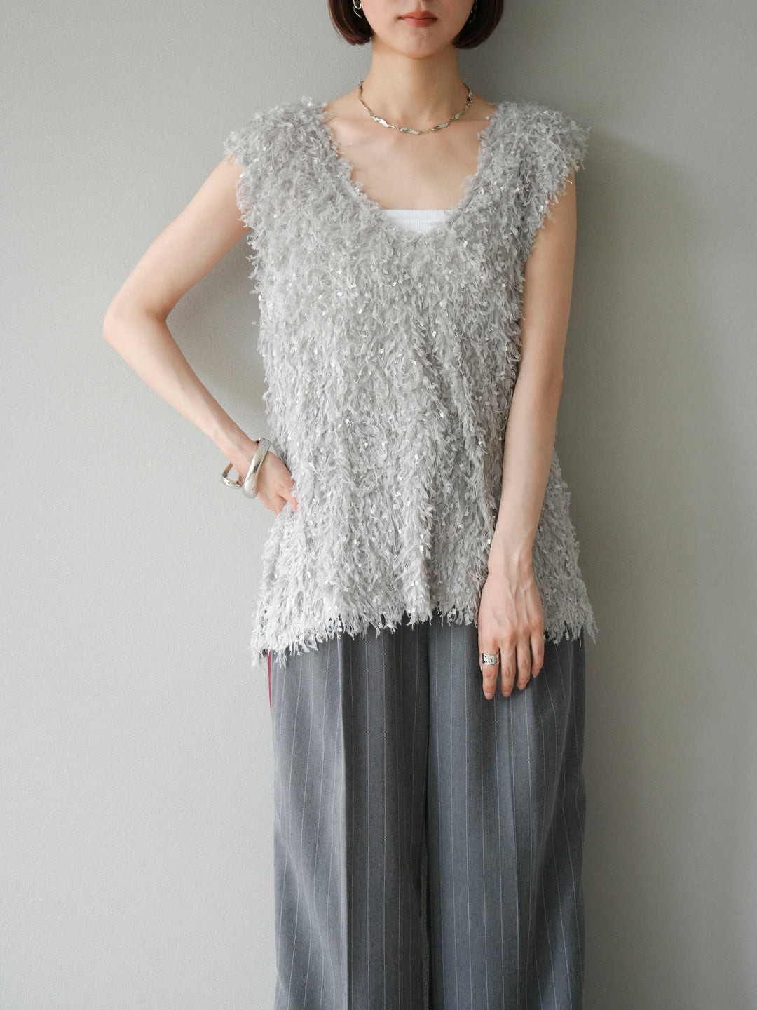 [予約]フェザーVネックベスト/グレー