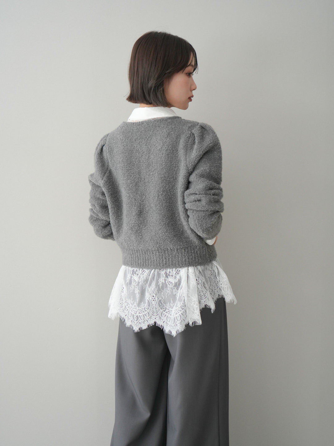 [SET]ゴールドボタンブークレニットカーディガン+総レースボリュームスリーブシャツ(2set)