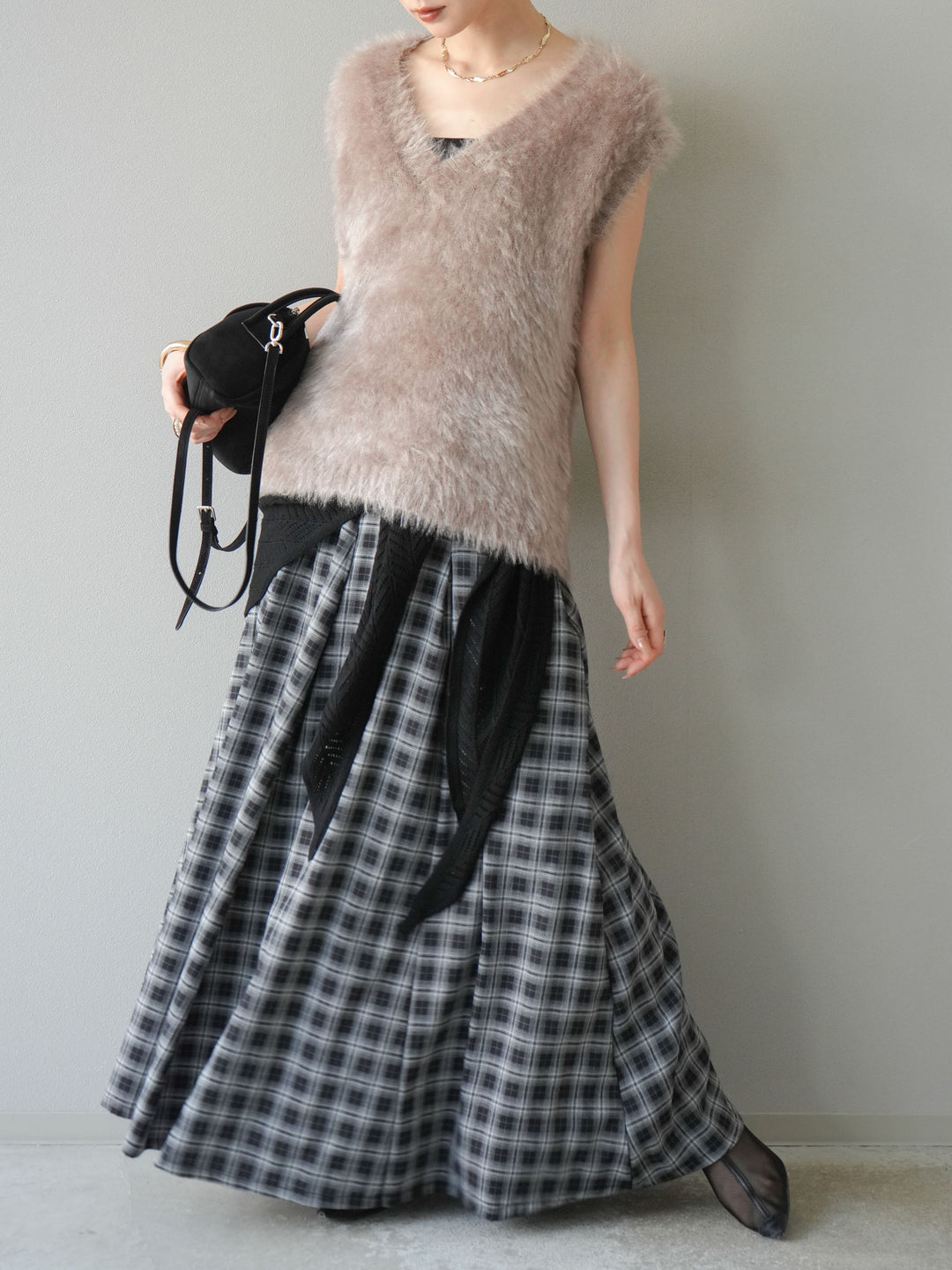 【預購】Lame Shaggy V領針織背心/灰米色