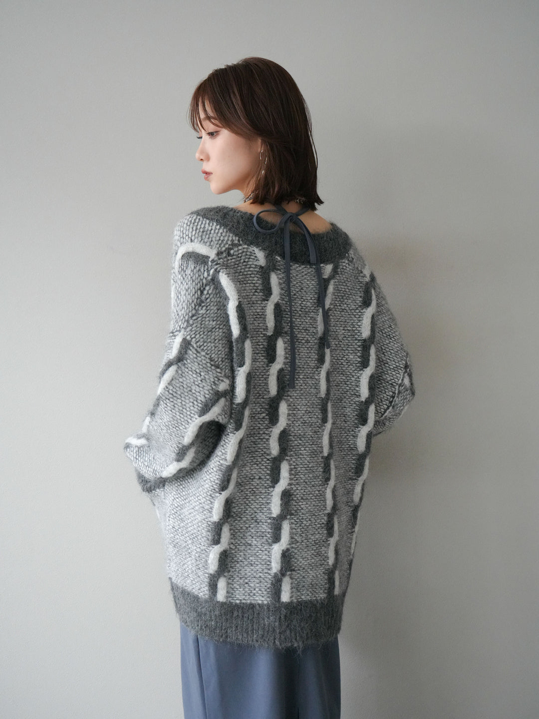 [予約]バイカラー編み込みデザインニットカーディガン/グレー