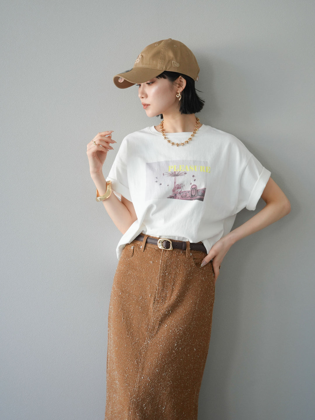 [預購] 霓虹logo印花T卹/米黃色