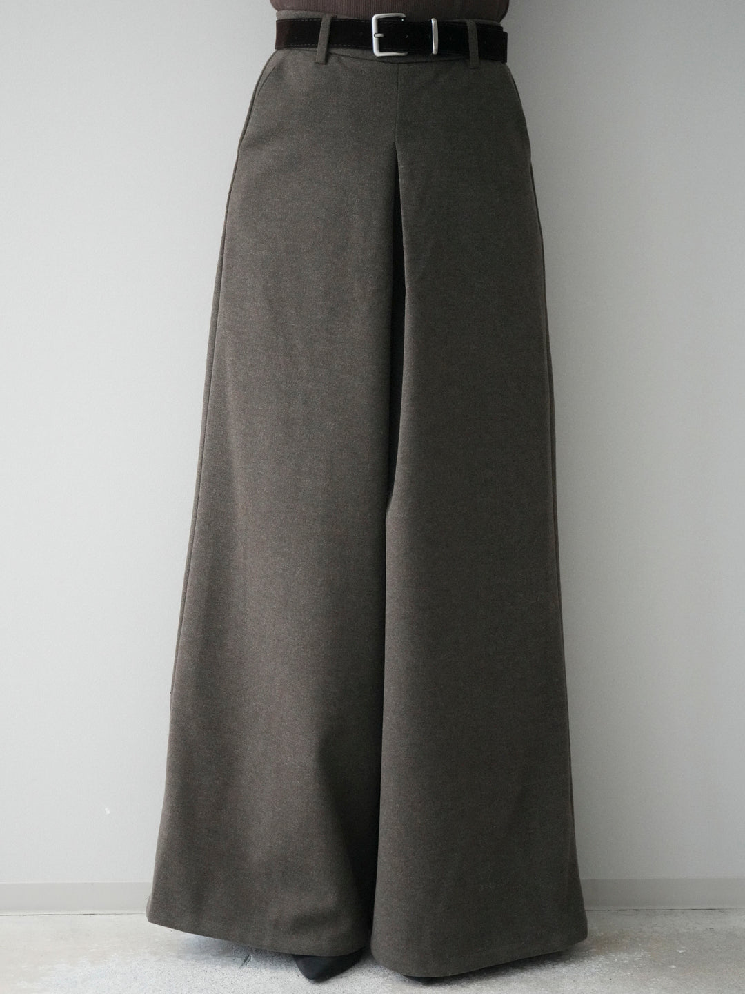 [予約]ベルト付きフロントタックワイドパンツ/brown