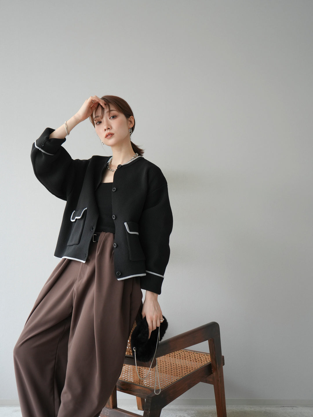 [予約]ポリエステル配色クルーネックカーディガン/ブラック