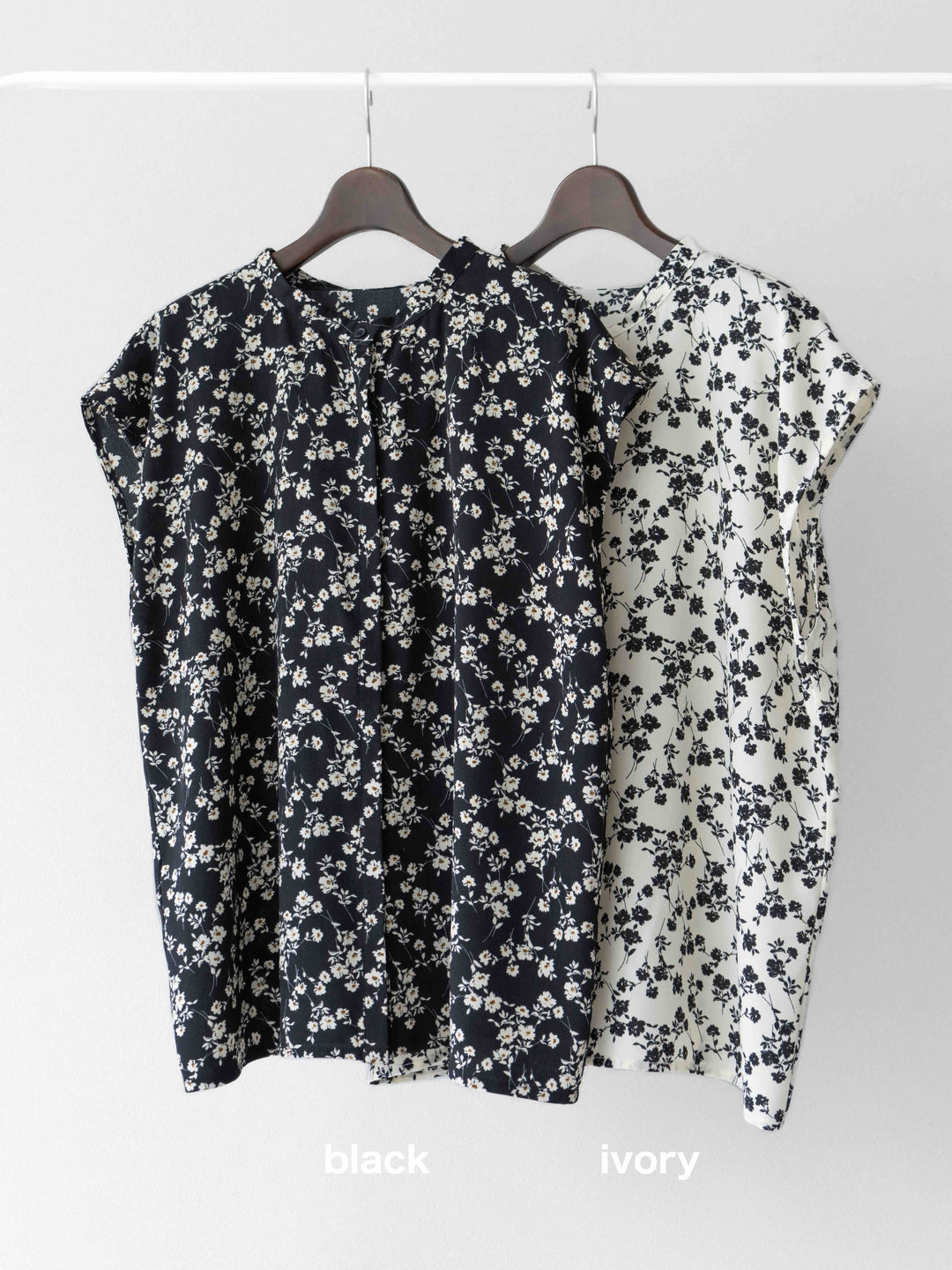 [SET]フラワープリントフレンチスリーブブラウス+フラワープリントタックIラインスカート(2set)