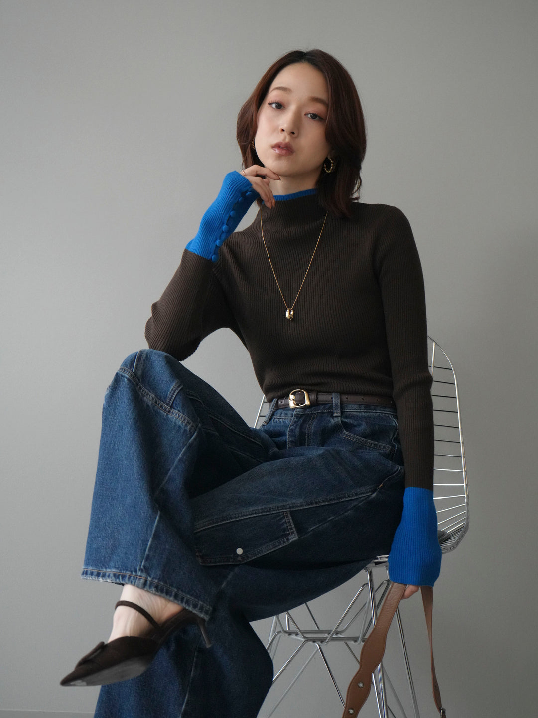 [予約]袖ボタンハイネック配色リブニットトップス/brown