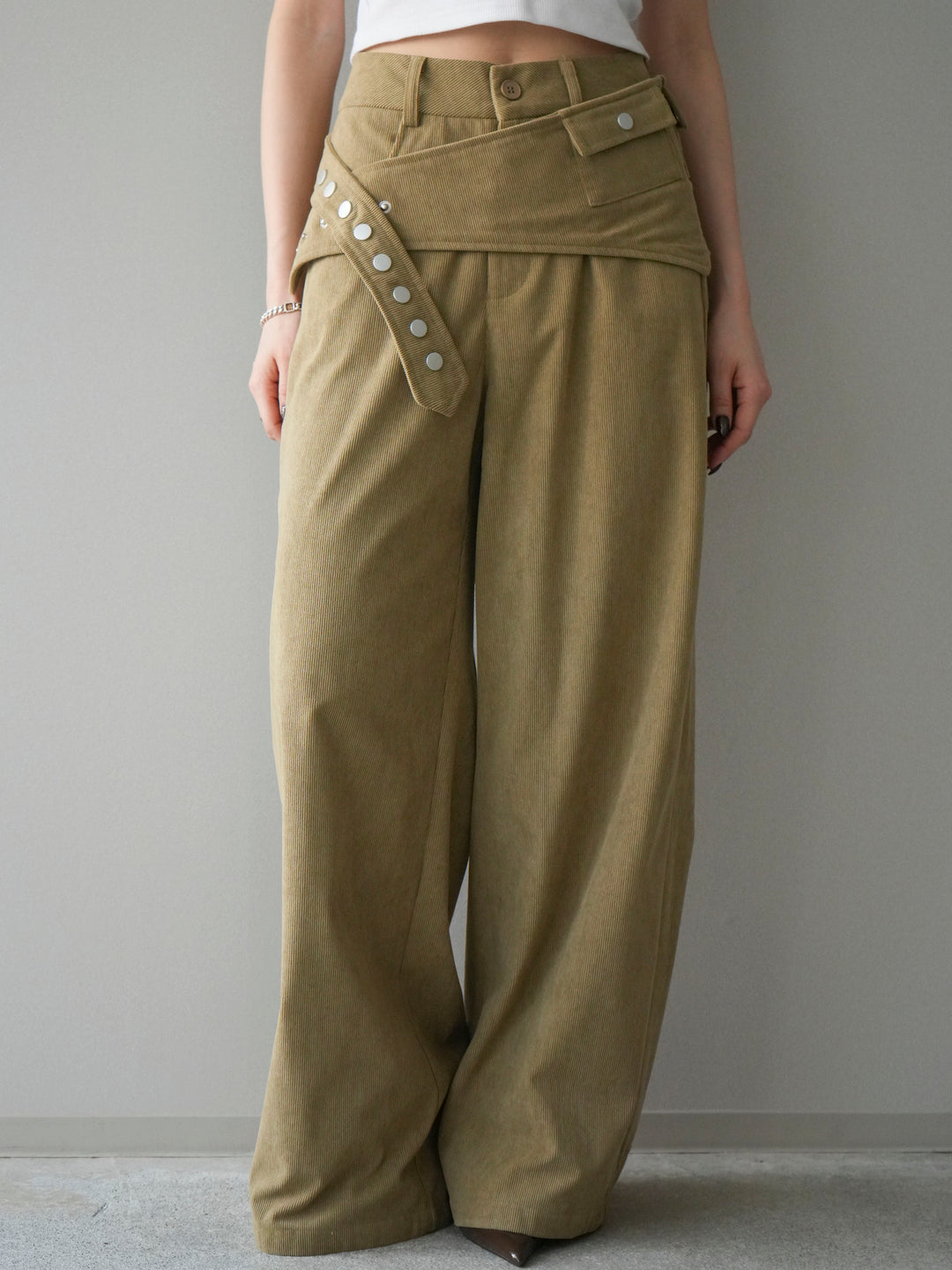 [予約]コーデュロイ巻きベルト付きパンツ/beige