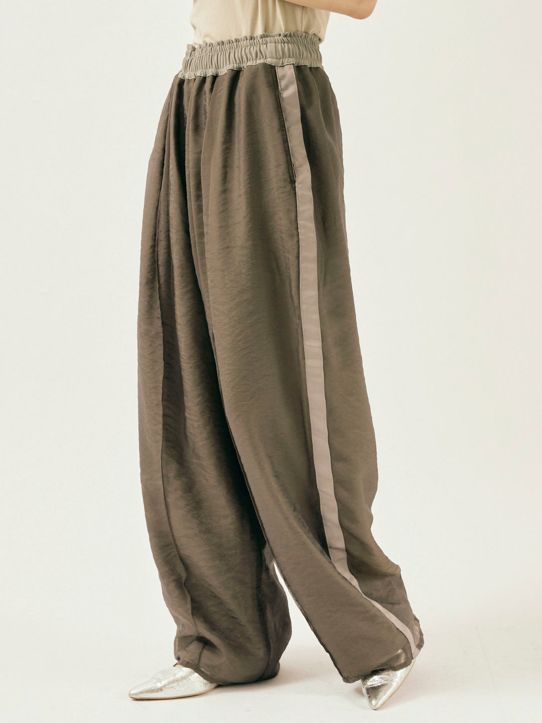 [予約]オーガンジーレイヤードサイドラインパンツ/チャコール