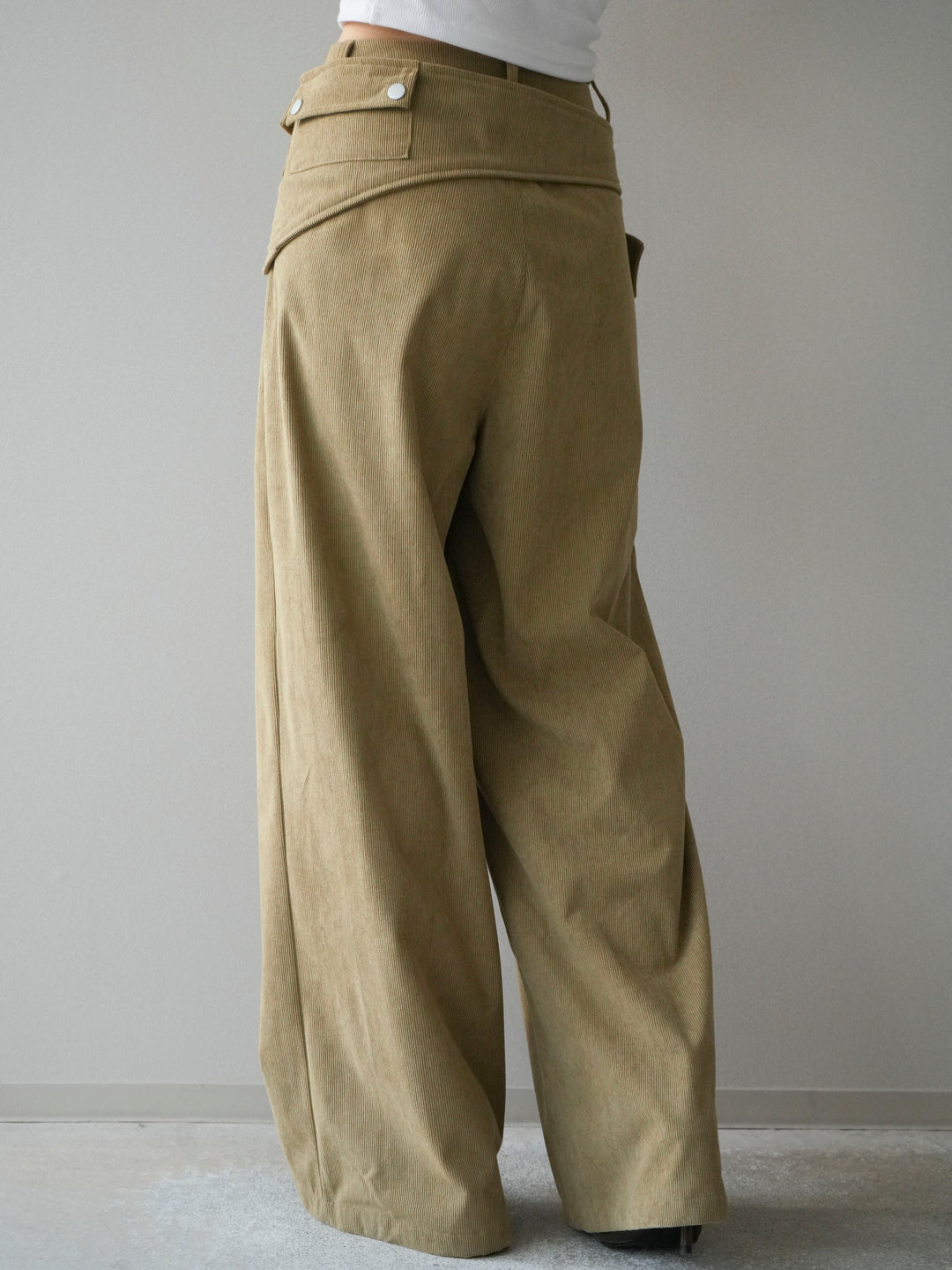 [予約]コーデュロイ巻きベルト付きパンツ/beige