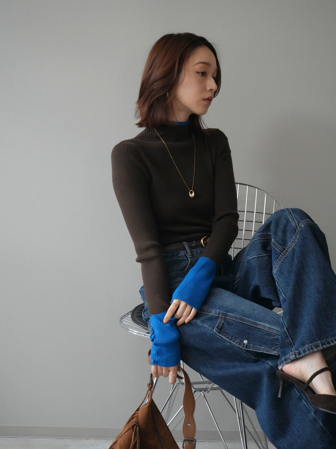 [予約]袖ボタンハイネック配色リブニットトップス/brown