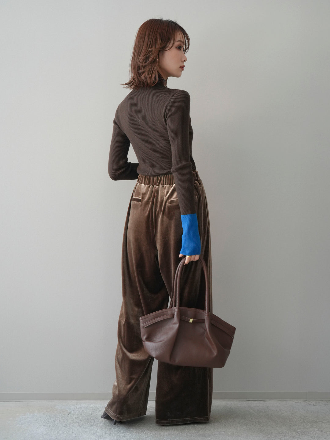 [SET]袖ボタンハイネック配色リブニットトップス+ベロアベルトスリムパンツ(2set)