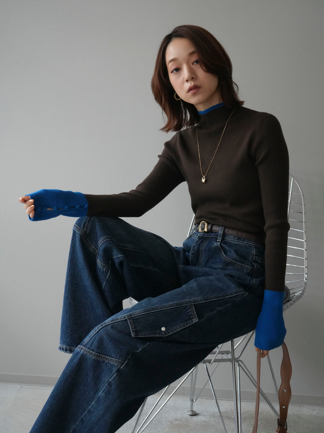 [予約]袖ボタンハイネック配色リブニットトップス/brown