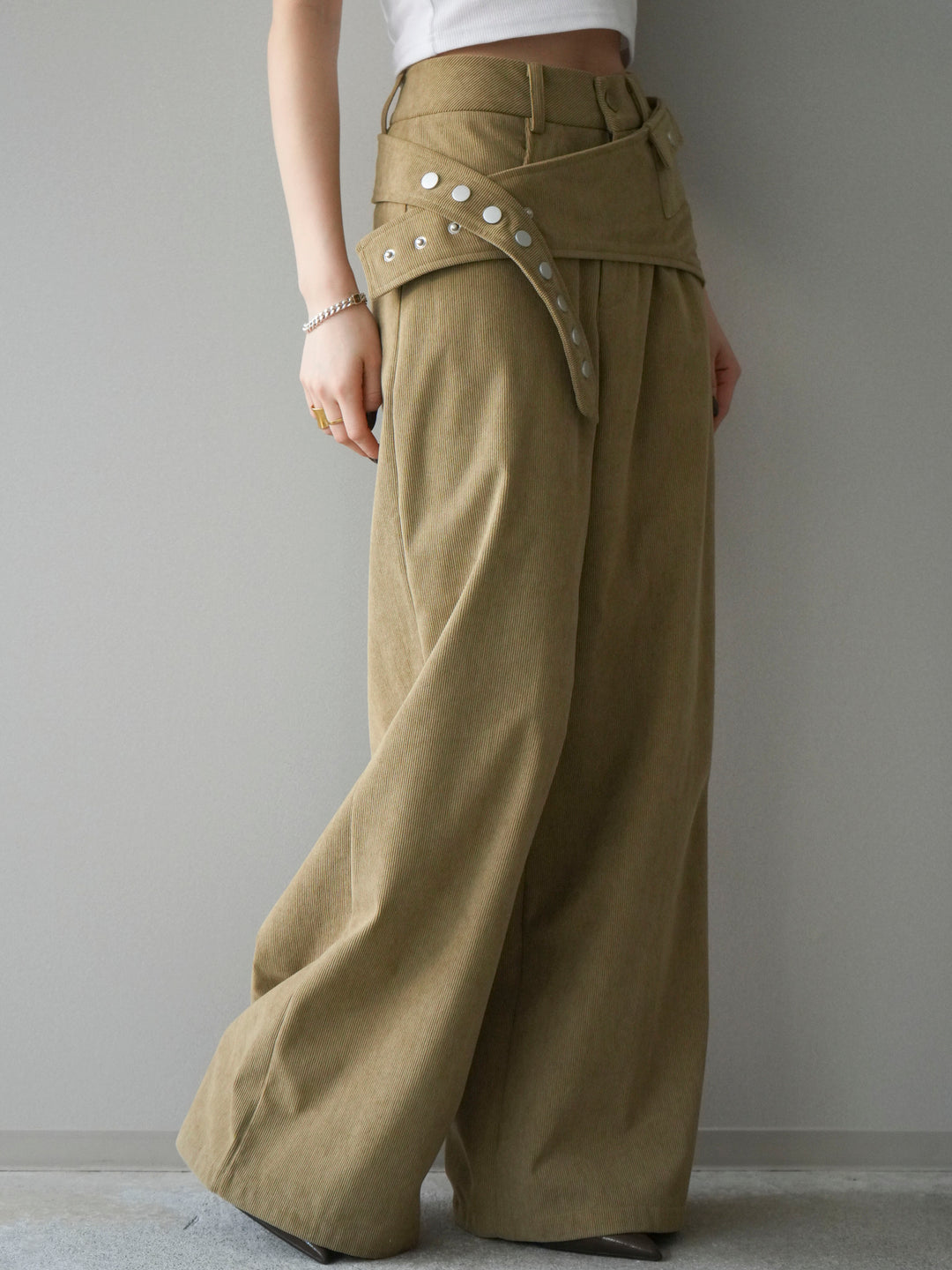 [予約]コーデュロイ巻きベルト付きパンツ/beige