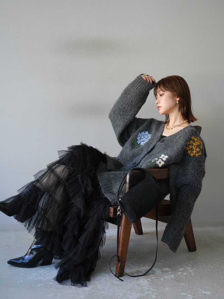 [予約]フラワー刺繍Vネックオーバーニットカーディガン/チャコール