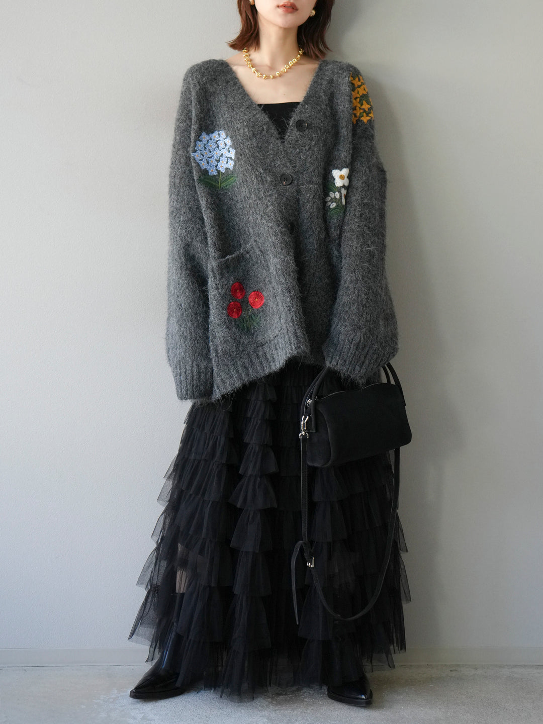 [予約]フラワー刺繍Vネックオーバーニットカーディガン/チャコール