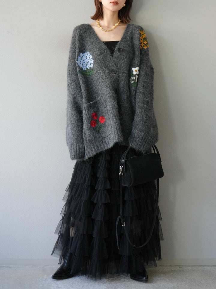[予約]フラワー刺繍Vネックオーバーニットカーディガン/チャコール