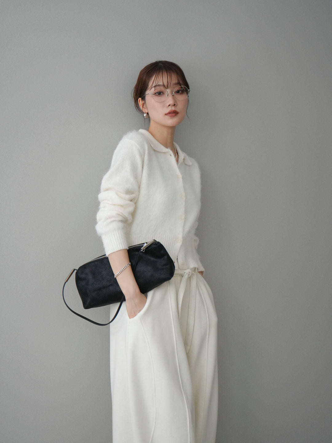 [予約]モヘア衿付きボタンプルオーバー/off