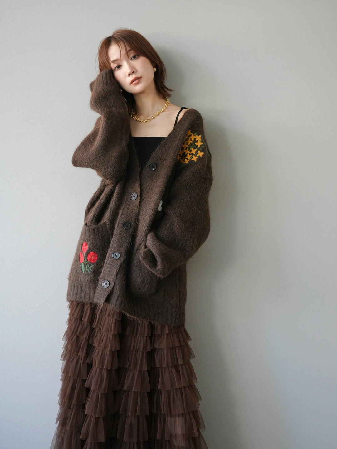 [予約]フラワー刺繍Vネックオーバーニットカーディガン/ブラウン