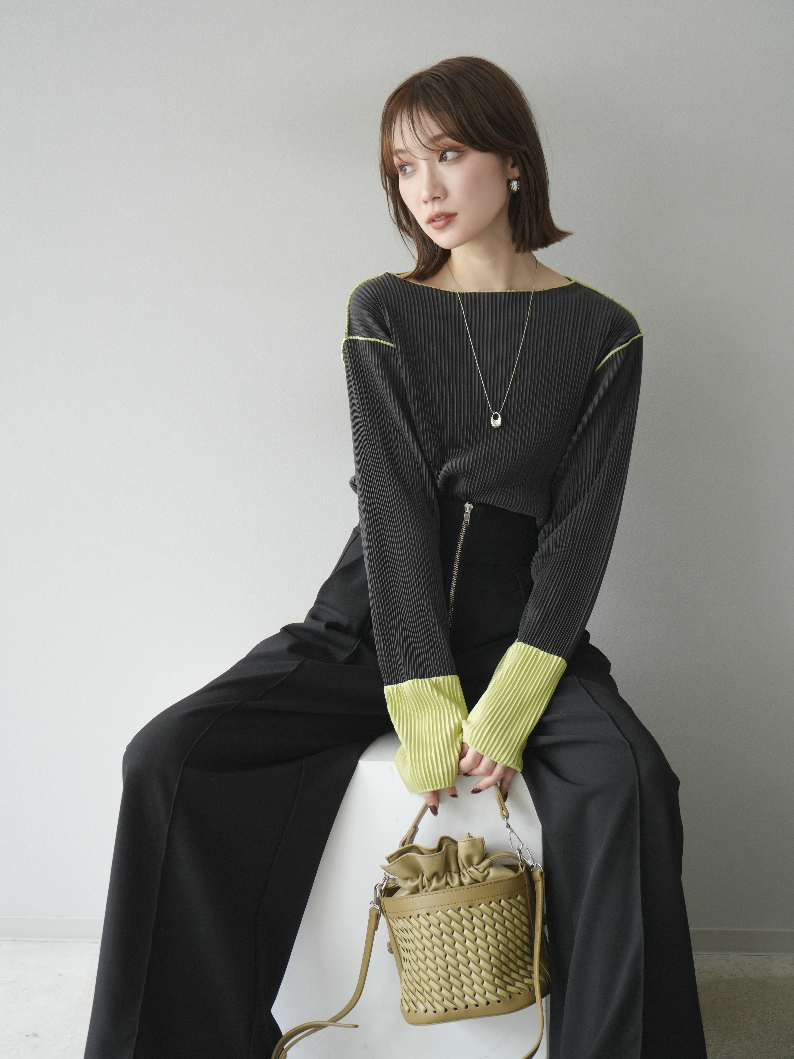 ④未使用●スペッチオ●プリーツ●バイカラートップスチュニック●黒×白●９号11号13号15号17号●SPECCHIO SPECCHIO - 良好 SPECCHIO スペッチオ タートルネック バイカラー