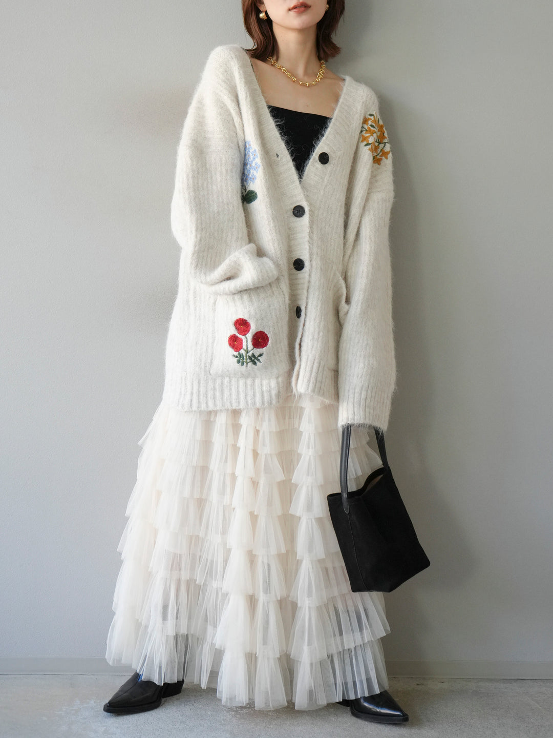 [予約]フラワー刺繍Vネックオーバーニットカーディガン/アイボリー