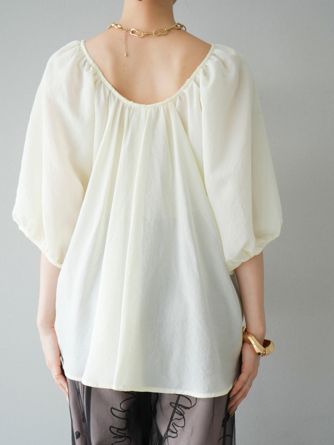 [予約]ボリュームスリーブシアータックブラウス/アイボリー