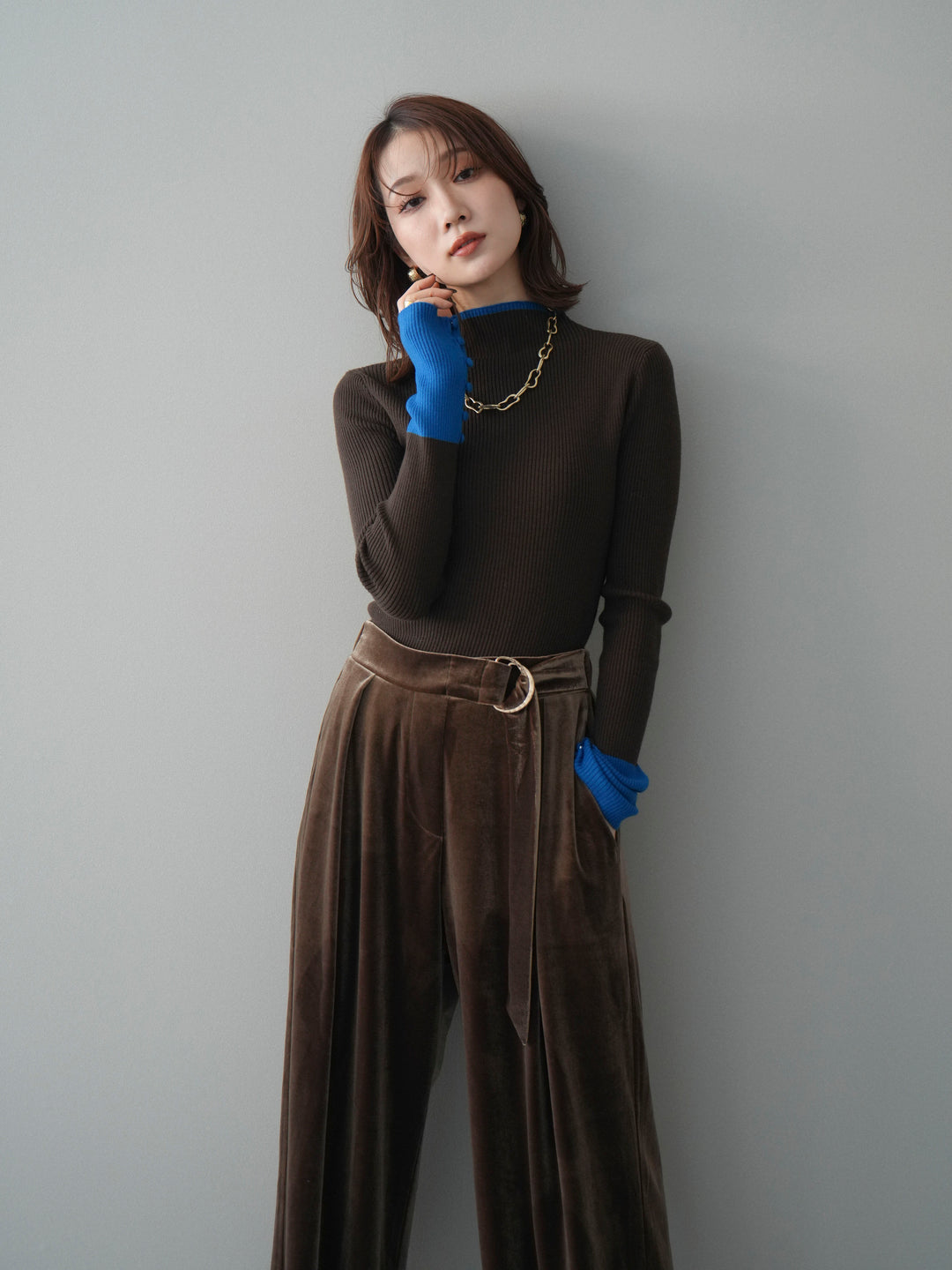 [予約]袖ボタンハイネック配色リブニットトップス/brown