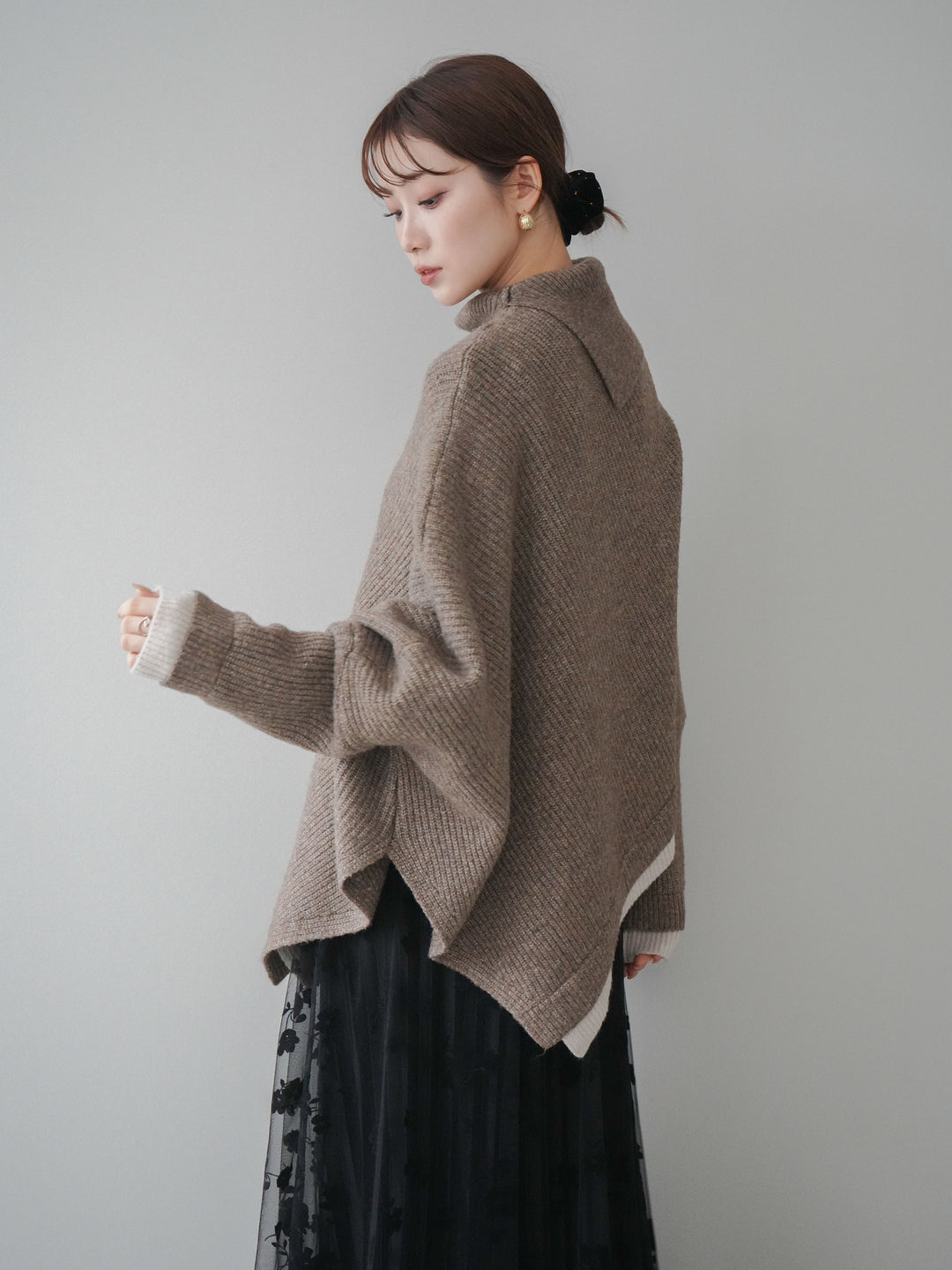 [予約]配色アシンメトリードルマンニットプルオーバー/oatmeal