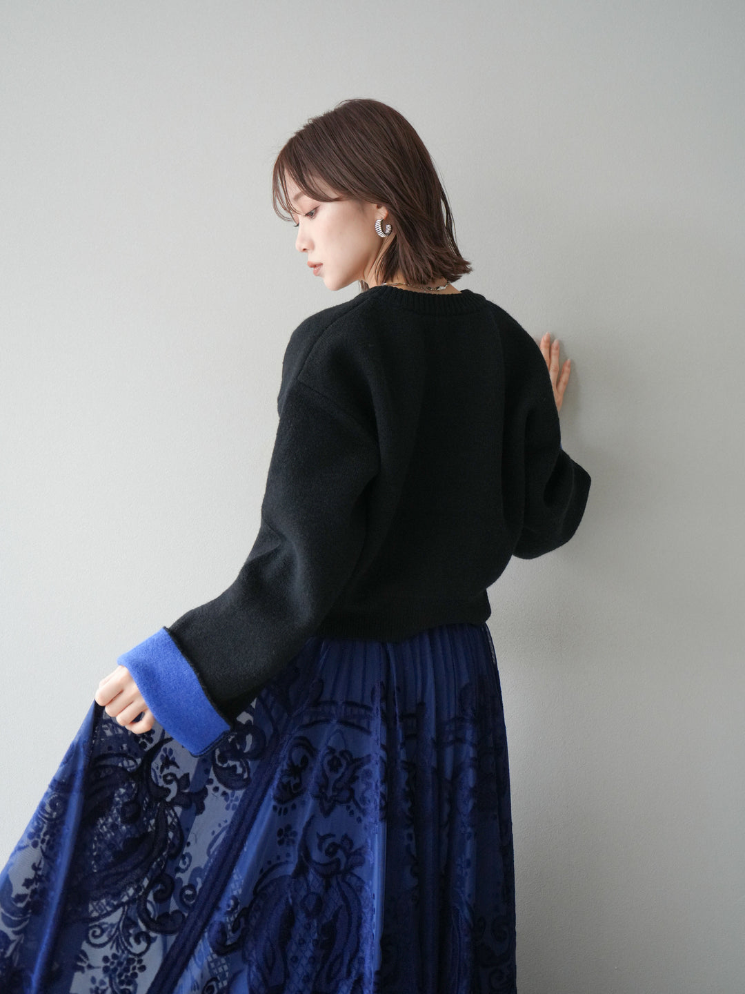 [SET]バイカラーオーバーニットカーディガン+アンティーク柄フロッキーマキシスカート(2set)