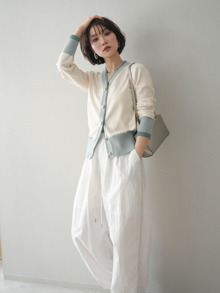 [予約]デザインボタン配色Vネックニットカーディガン/offwhite