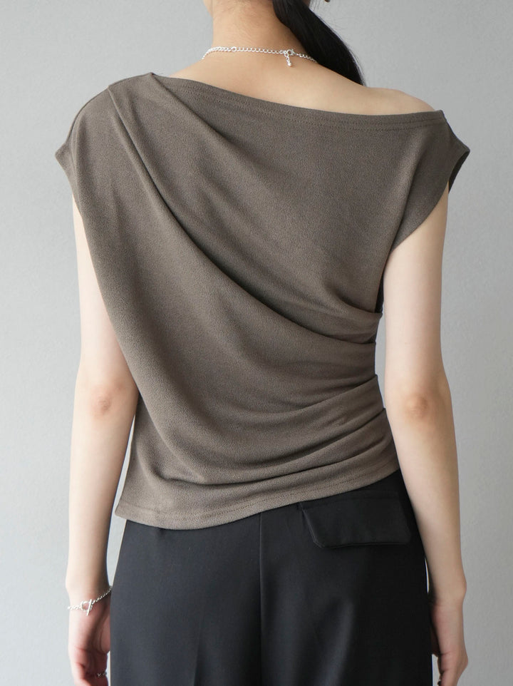 [Pre-order] Asymmetrical tuck sleeveless knit/brown