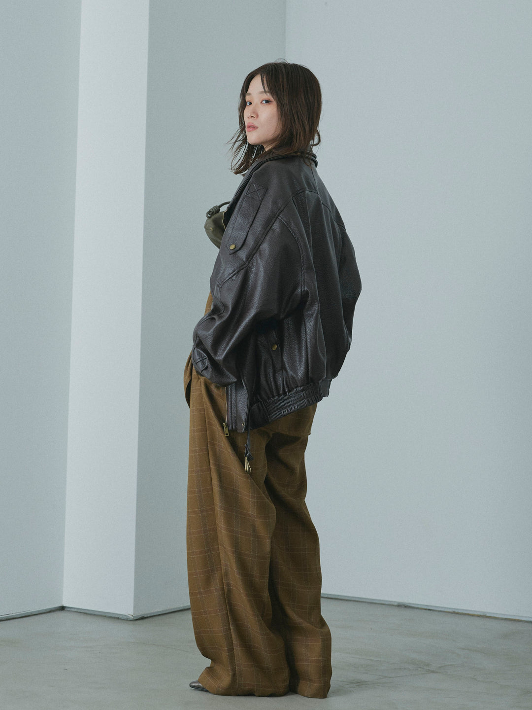 【Allure】[SET]スタンドカラーレザーブルゾン+杢チェックタックパンツ(2set)