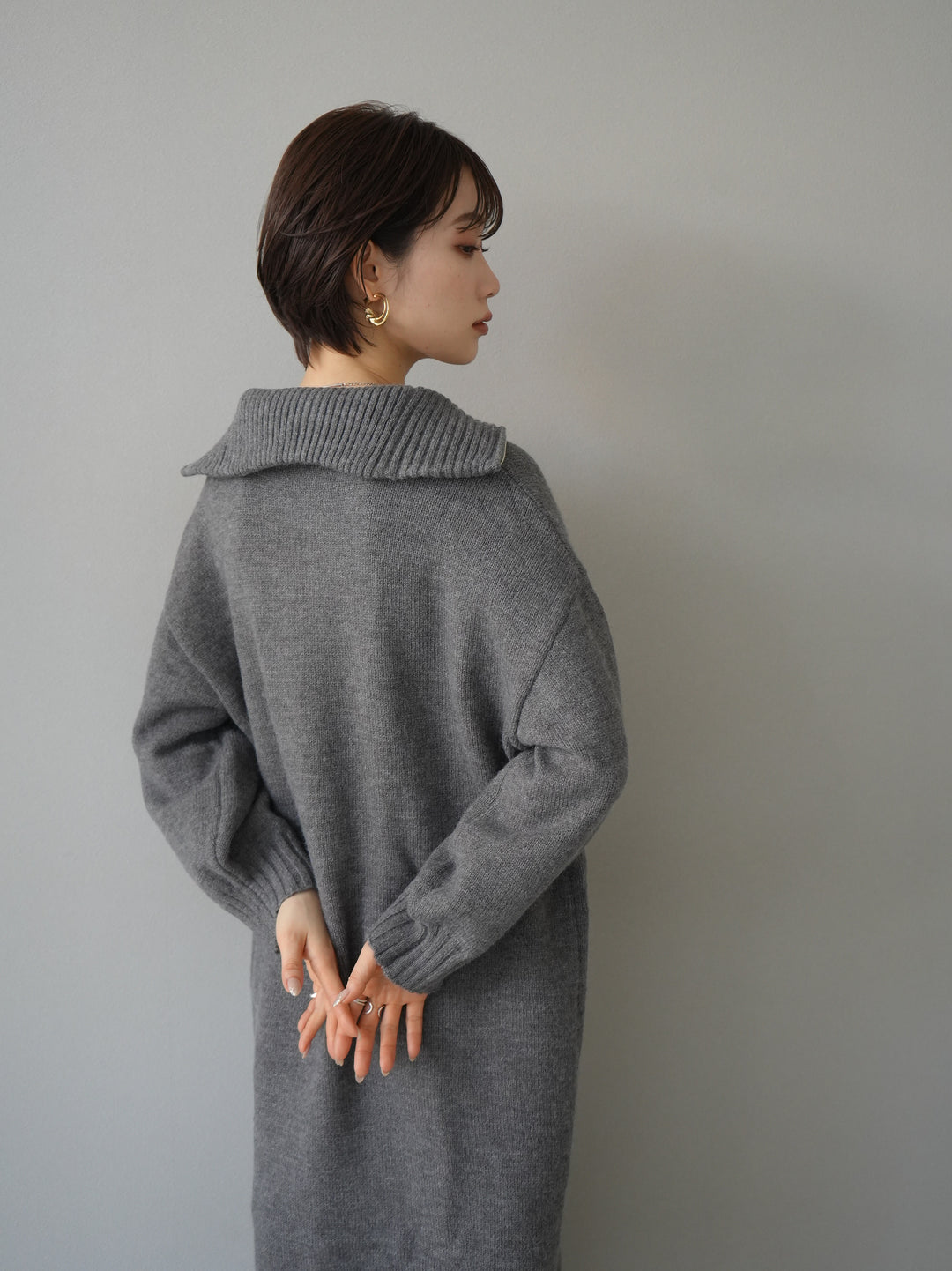 [Pre-order] High-neck zip knit dress/gray