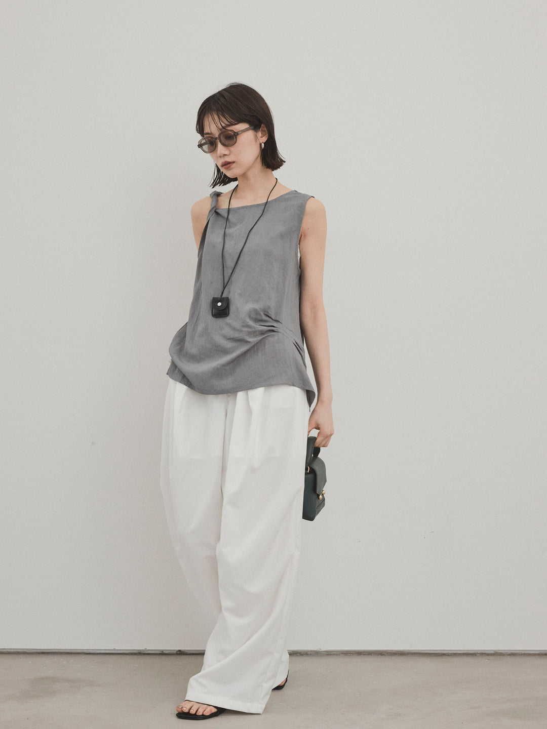 [預購] Design Loop 側邊褶褲/白色