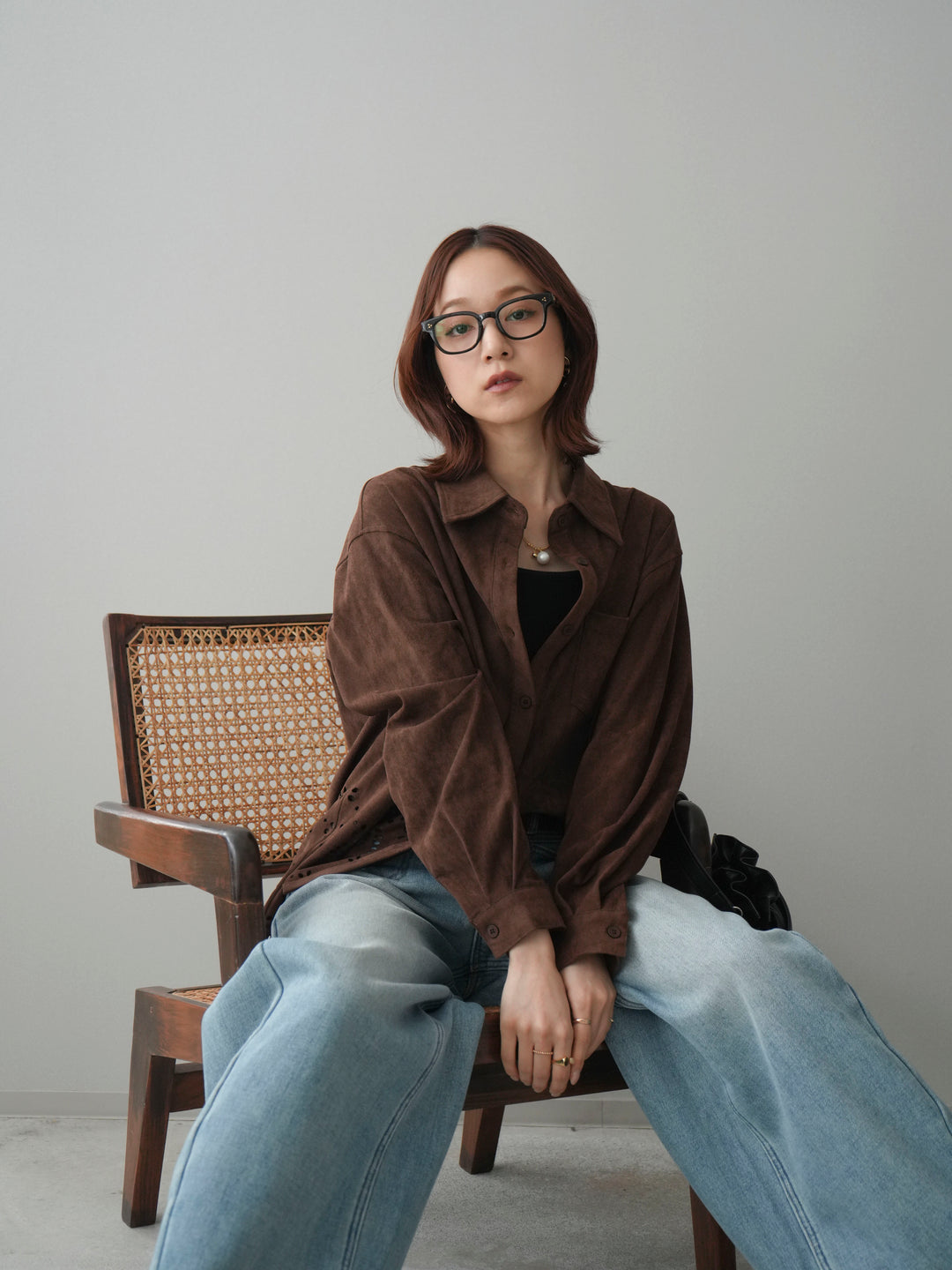 [SET]裾スカラップスエードシャツ+ベルト付裏起毛カーブデニムパンツ(2set)