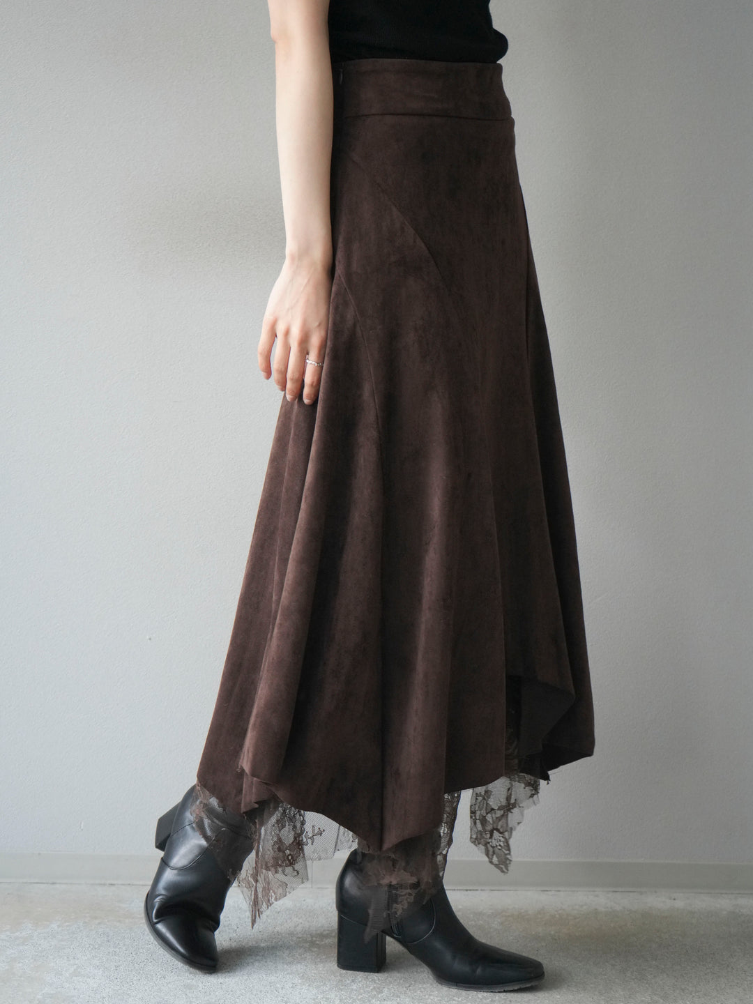 [予約]スエード裾レースアシンメトリースカート/brown