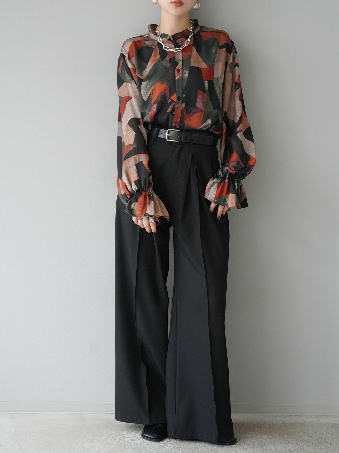 [SET]レトロプリントフリルブラウス+選べるアクセセット(2set)