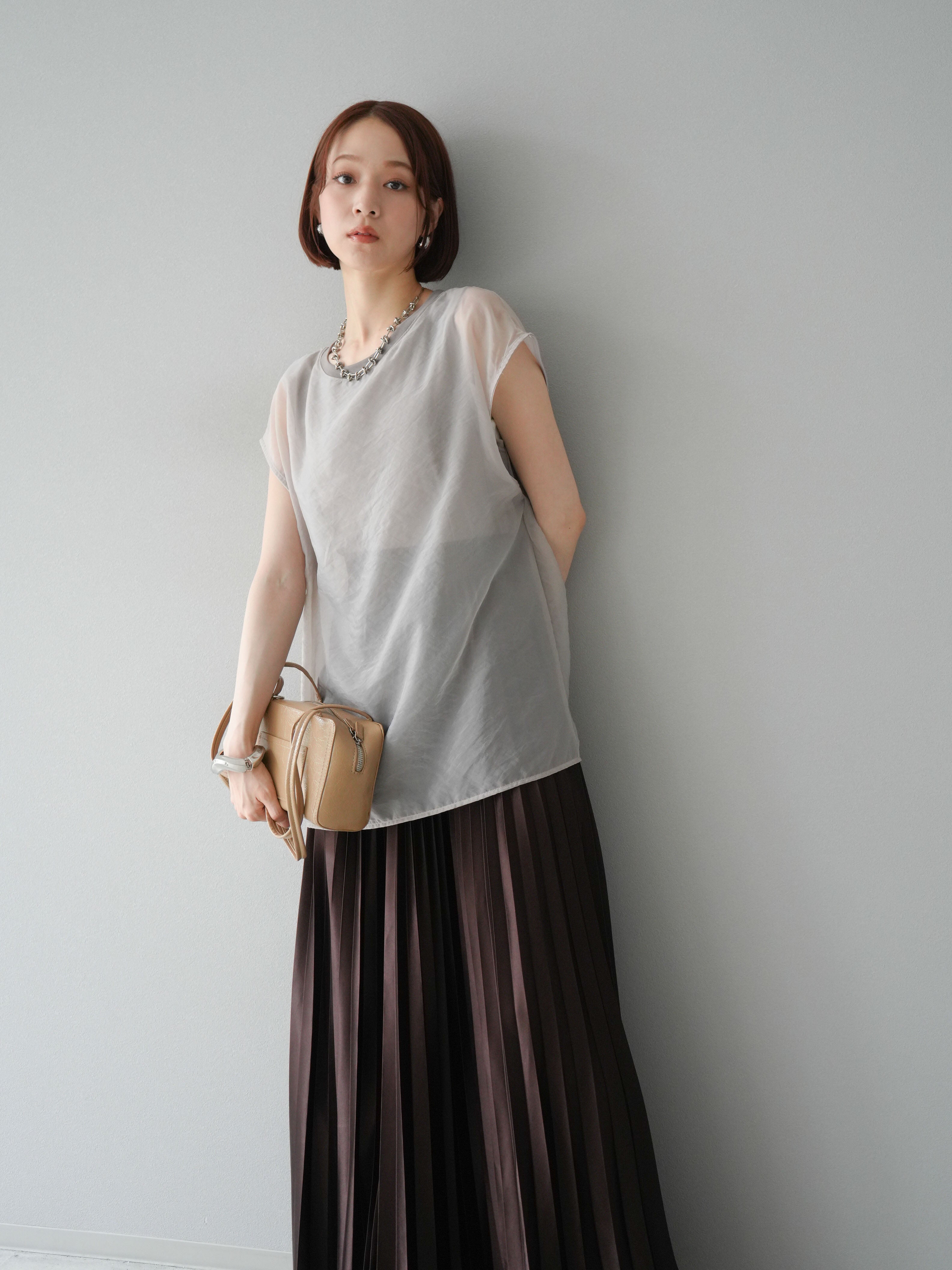 予約]シアーレイヤードトップス/アイスグレージュ – Lumier