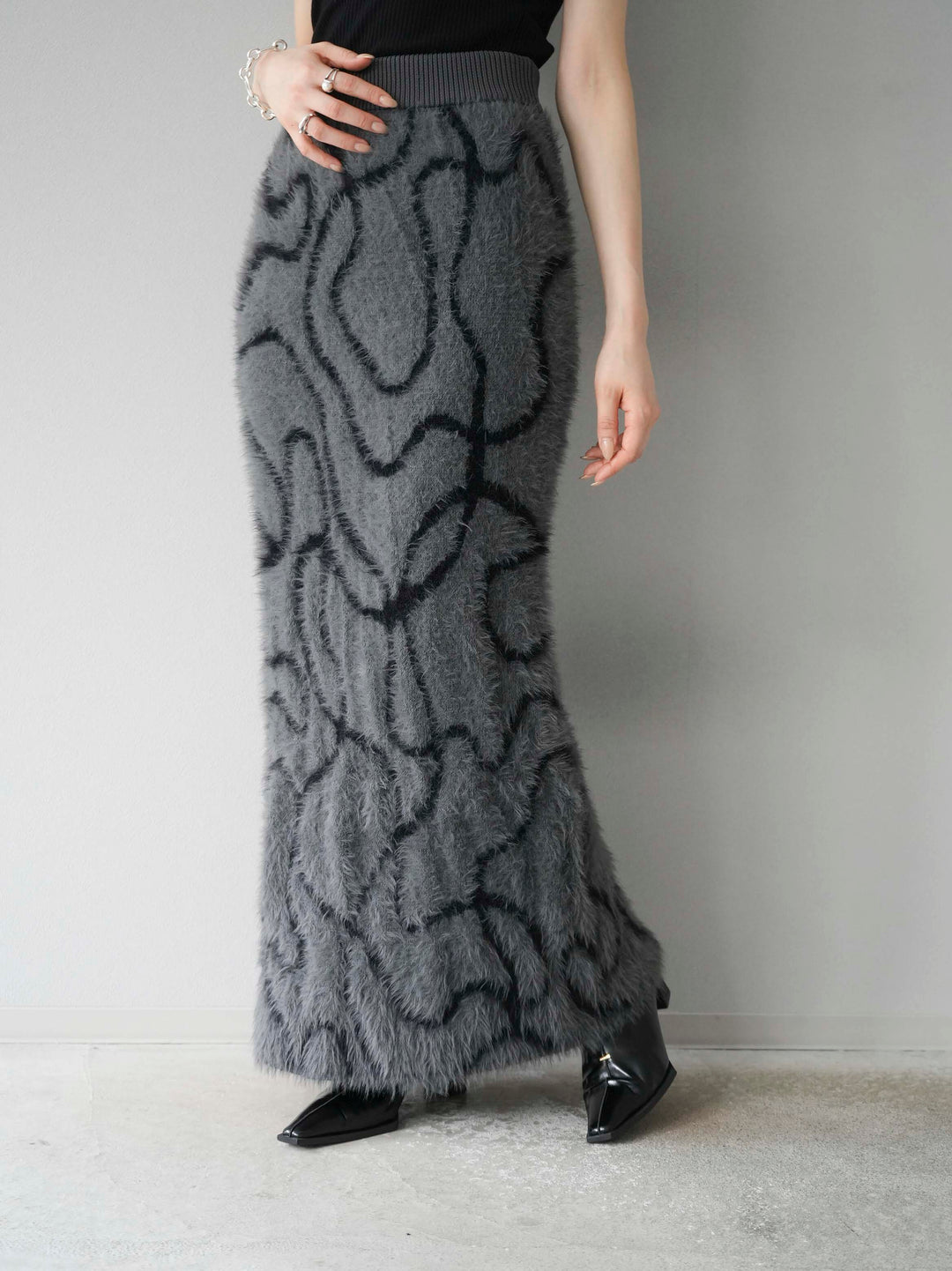 [預訂] Line 毛絨針織半身裙/炭灰