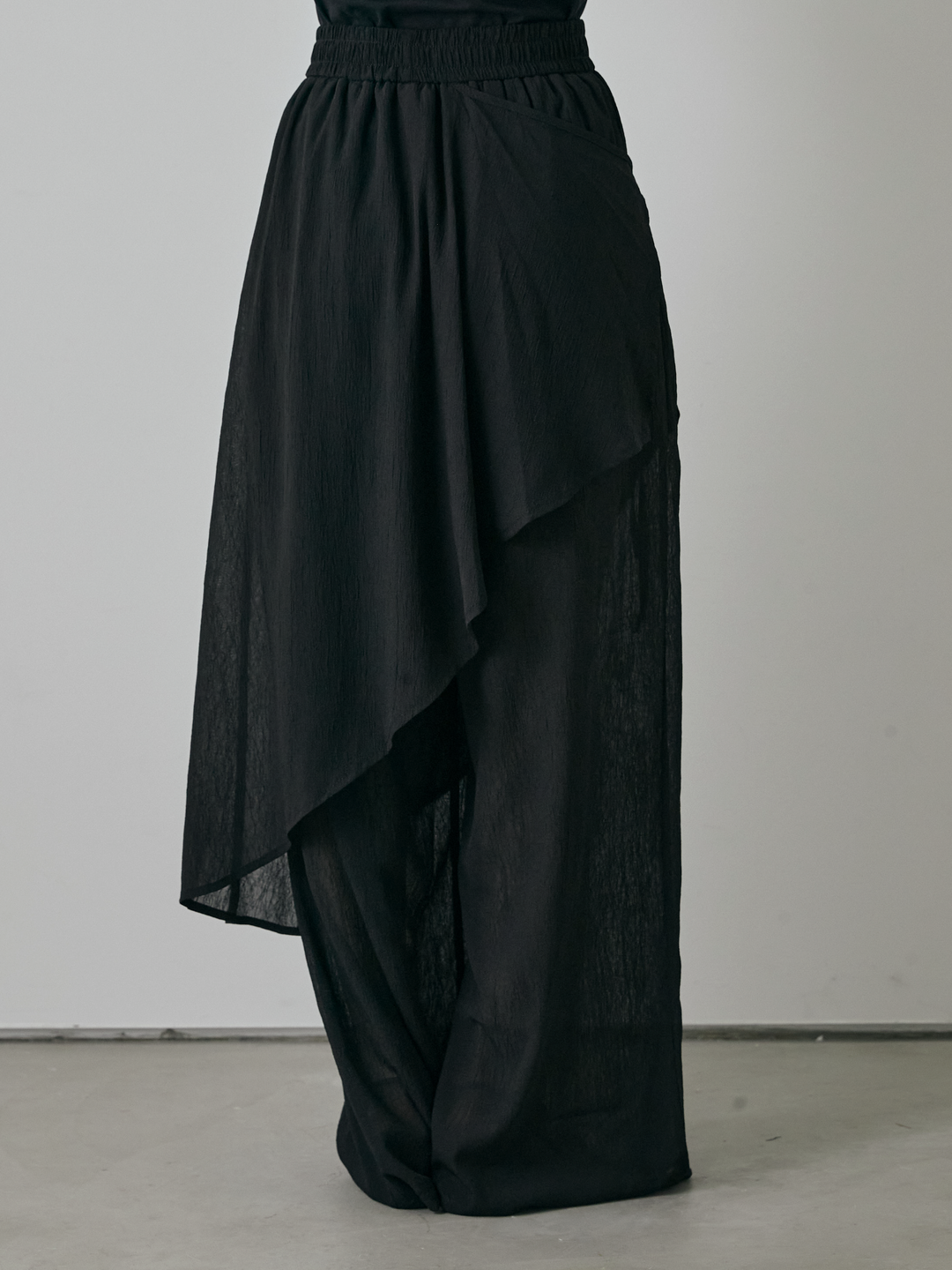 [預購] 薄紗洗衣機裹身設計褲/黑色