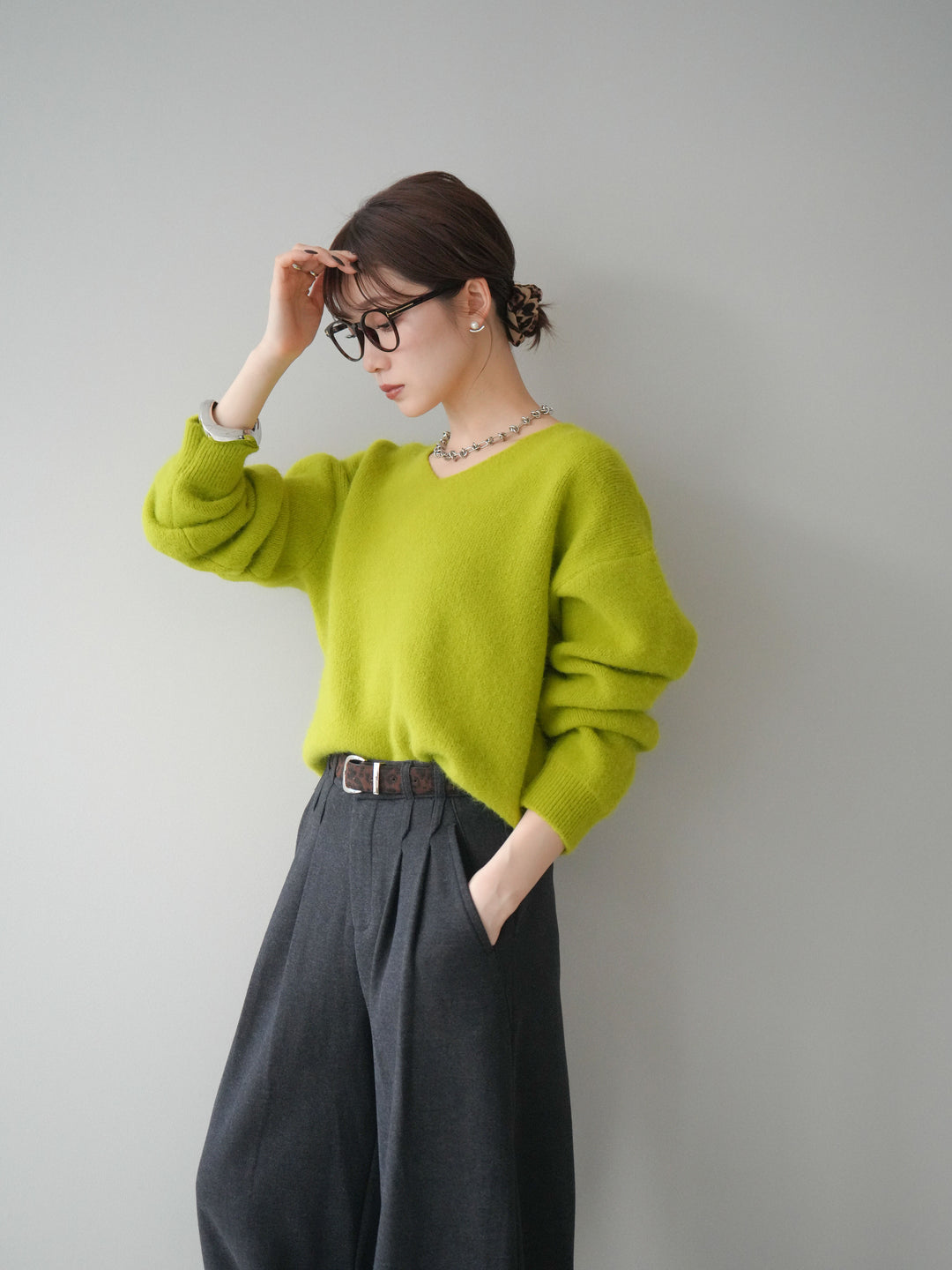 [予約]シュシュ付きアンゴラタッチVネックニットプルオーバー/green