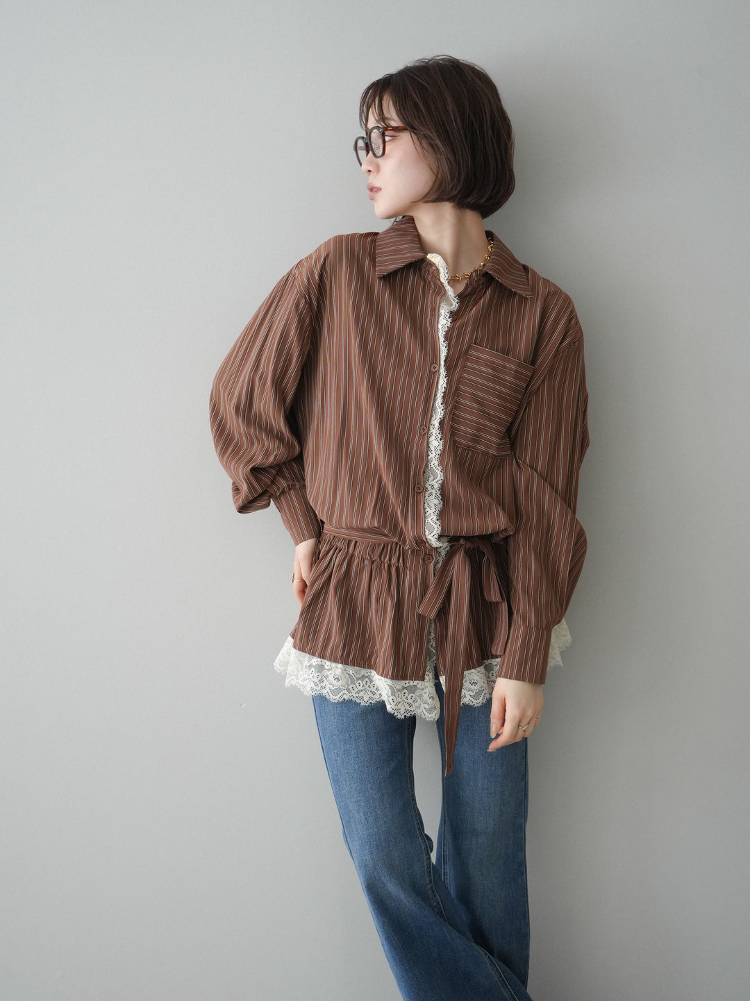 [予約]レース付ストライプウエストギャザーシャツ/brown