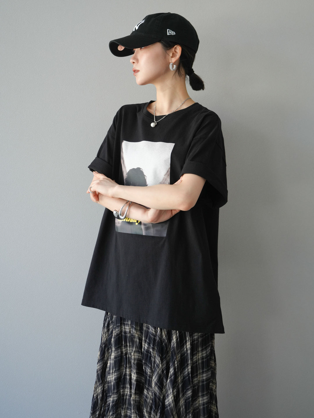 [SET]ネオンロゴフォトプリントBIG Tシャツ+シアーチェックアシンメトリーワッシャースカート(2set)