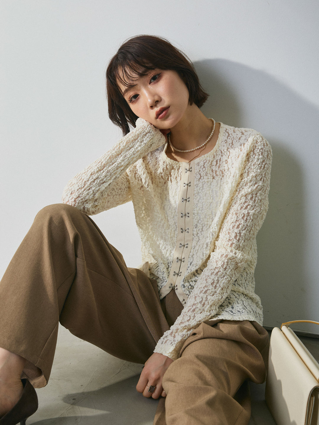 【Allure】[SET]ストレッチレースフロントホックトップス+アシンメトリーウエストタックパンツ(2set)