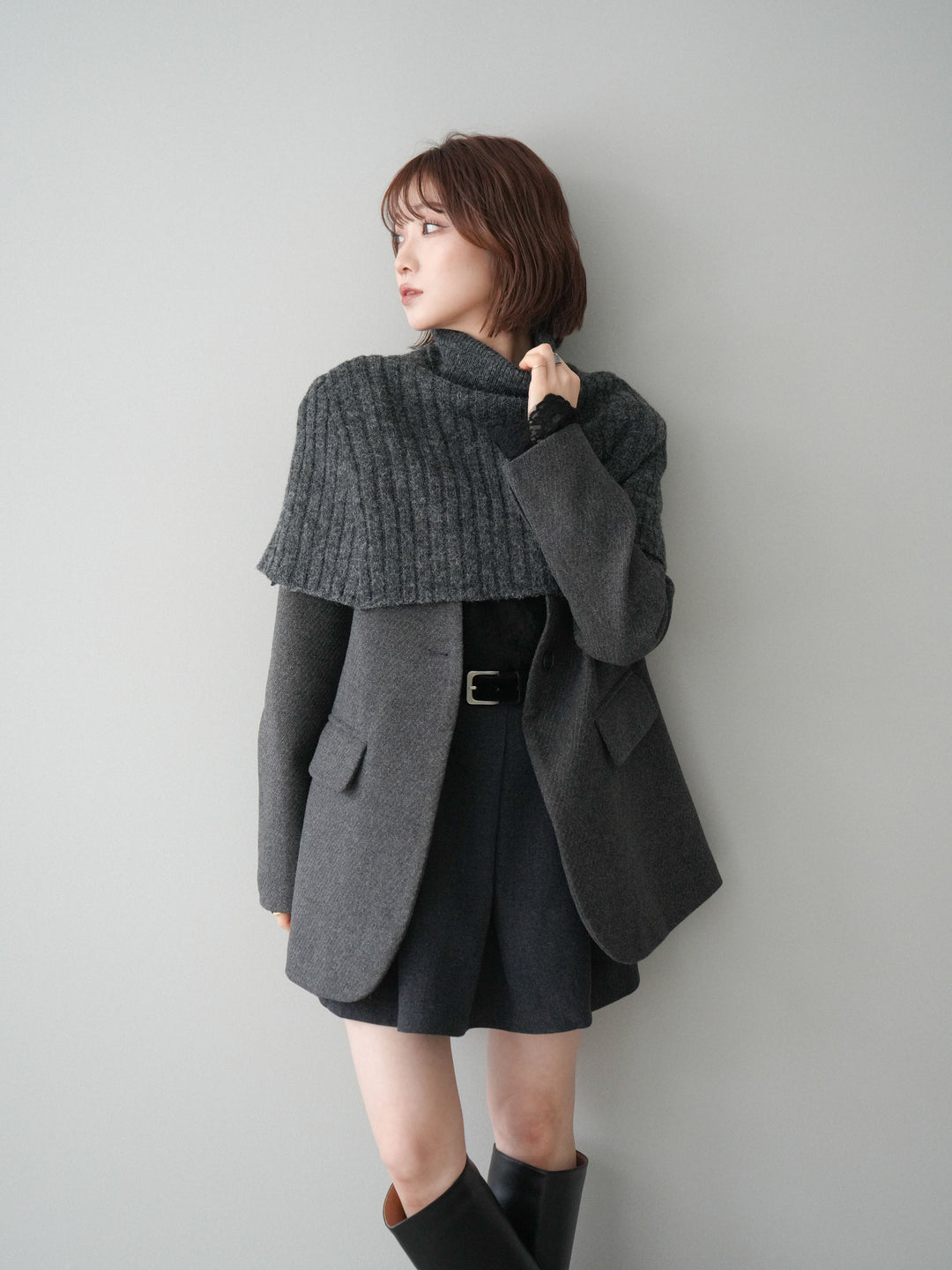 [SET]ケープ付ノーカラージャケット+ベルト付きタックミニスカート(2set)